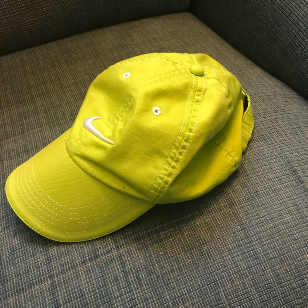 Nike women’s golf hat